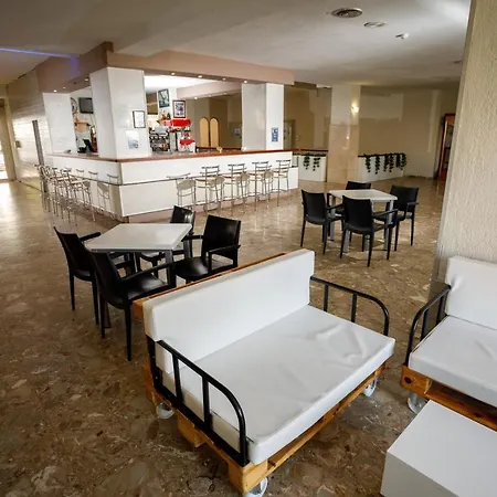 Tres Anclas Hotel 3*