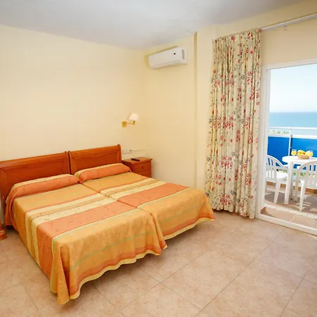 Tres Anclas Hotel 3*