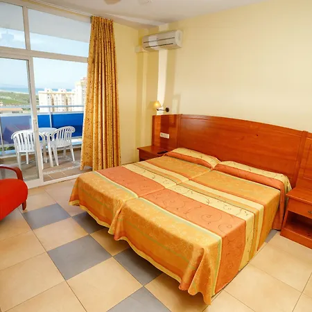 Tres Anclas Hotel 3*