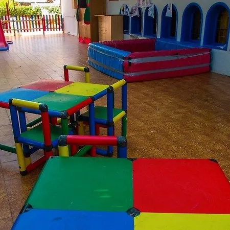 Tres Anclas Hotel 3*