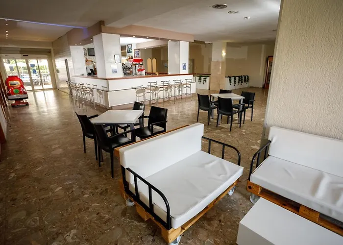 Tres Anclas Hotel 3*