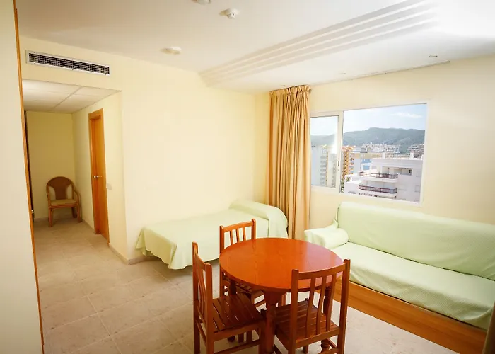 Tres Anclas Hotel 3*