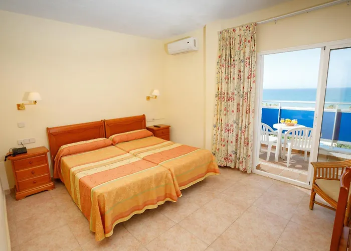 Tres Anclas Hotel 3*